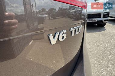 Внедорожник / Кроссовер Volkswagen Touareg 2012 в 