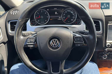 Внедорожник / Кроссовер Volkswagen Touareg 2012 в 