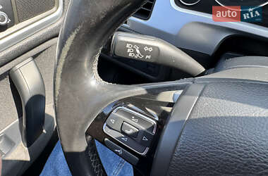 Внедорожник / Кроссовер Volkswagen Touareg 2012 в 