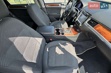 Внедорожник / Кроссовер Volkswagen Touareg 2012 в 