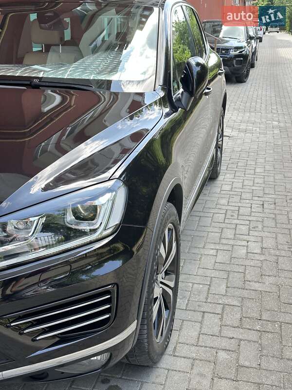 Внедорожник / Кроссовер Volkswagen Touareg 2017 в Белгороде-Днестровском