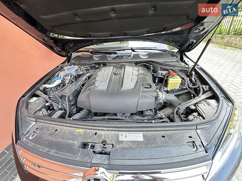 Внедорожник / Кроссовер Volkswagen Touareg 2017 в Белгороде-Днестровском