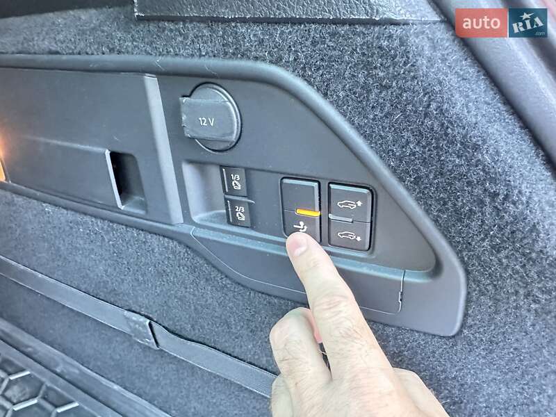 Внедорожник / Кроссовер Volkswagen Touareg 2017 в Белгороде-Днестровском