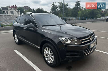Внедорожник / Кроссовер Volkswagen Touareg 2013 в Киеве