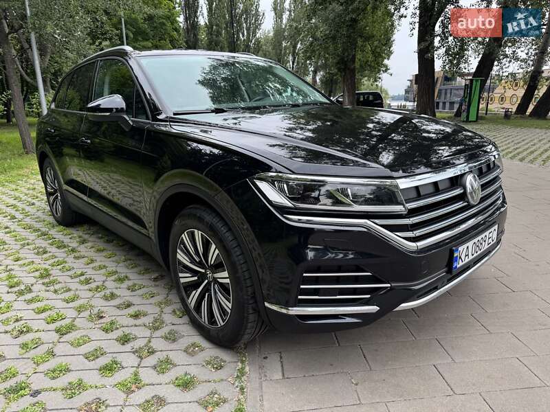 Внедорожник / Кроссовер Volkswagen Touareg 2021 в Киеве
