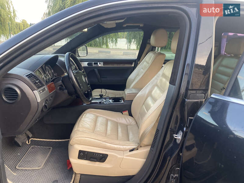 Позашляховик / Кросовер Volkswagen Touareg 2006 в Тростянці