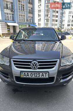 Позашляховик / Кросовер Volkswagen Touareg 2008 в Києві