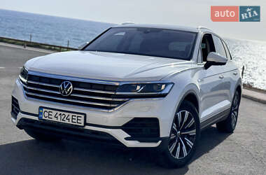 Внедорожник / Кроссовер Volkswagen Touareg 2021 в 