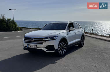 Внедорожник / Кроссовер Volkswagen Touareg 2021 в 