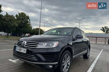 Внедорожник / Кроссовер Volkswagen Touareg 2015 в Черкассах