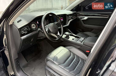 Внедорожник / Кроссовер Volkswagen Touareg 2021 в 