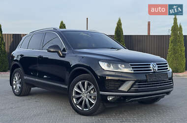 Позашляховик / Кросовер Volkswagen Touareg 2015 в 