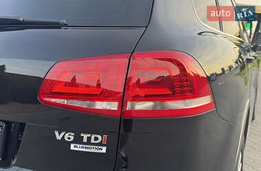 Позашляховик / Кросовер Volkswagen Touareg 2015 в 