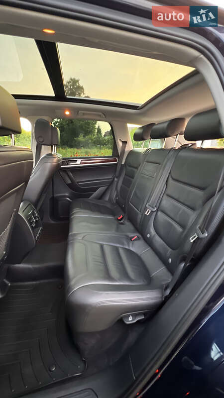 Внедорожник / Кроссовер Volkswagen Touareg 2012 в Радехове