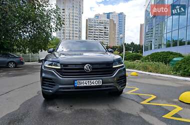Внедорожник / Кроссовер Volkswagen Touareg 2020 в Одессе
