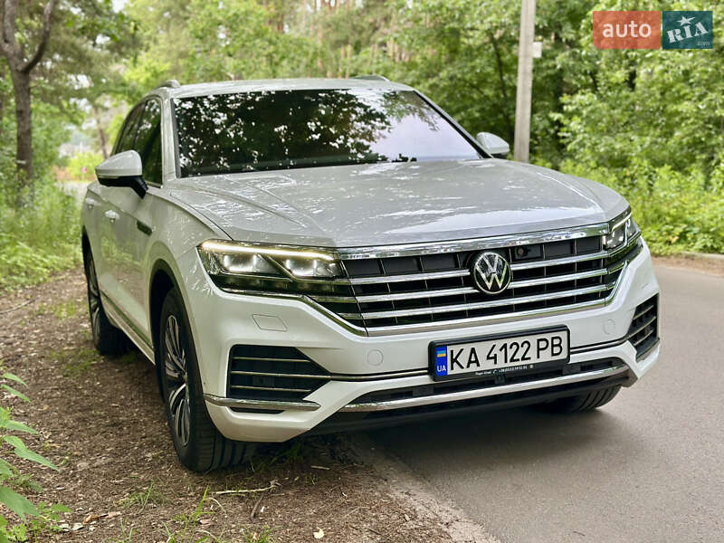 Внедорожник / Кроссовер Volkswagen Touareg 2021 в 