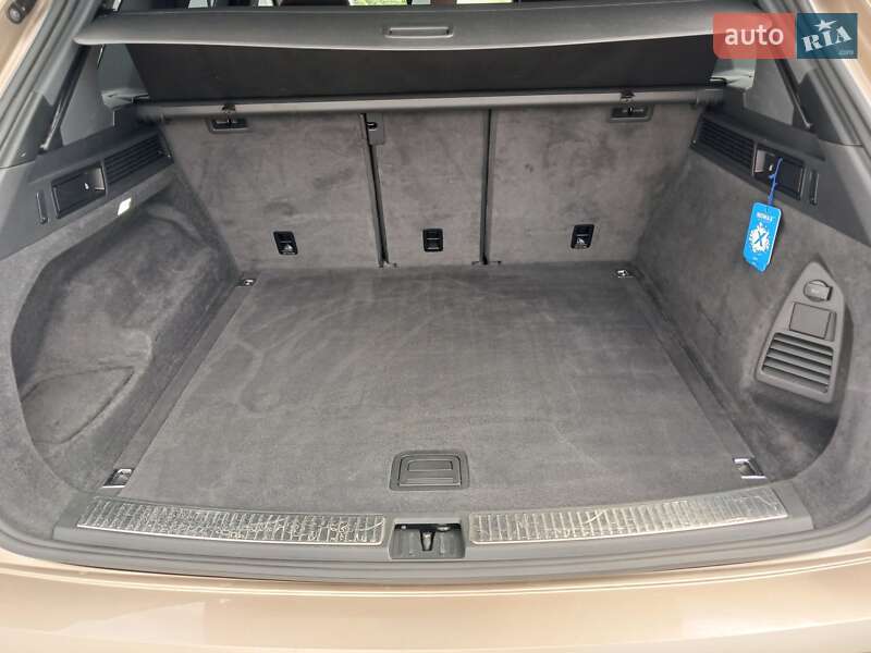 Внедорожник / Кроссовер Volkswagen Touareg 2018 в Киеве