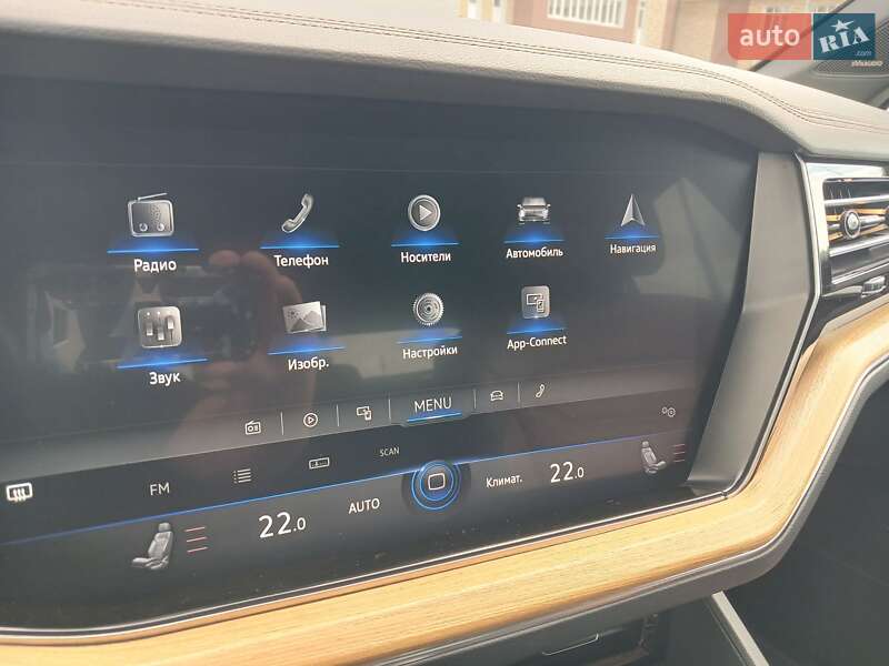 Внедорожник / Кроссовер Volkswagen Touareg 2018 в Киеве