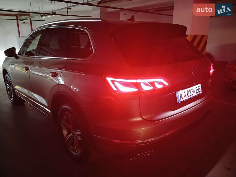 Внедорожник / Кроссовер Volkswagen Touareg 2018 в Киеве