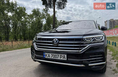 Позашляховик / Кросовер Volkswagen Touareg 2022 в Києві