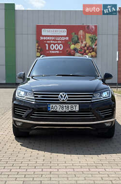 Внедорожник / Кроссовер Volkswagen Touareg 2015 в Виноградове