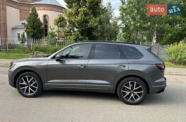 Внедорожник / Кроссовер Volkswagen Touareg 2020 в 