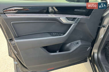 Внедорожник / Кроссовер Volkswagen Touareg 2020 в 