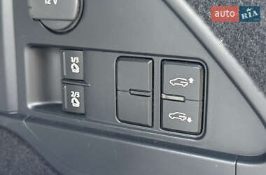 Внедорожник / Кроссовер Volkswagen Touareg 2011 в 