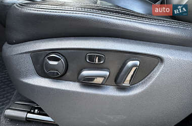 Внедорожник / Кроссовер Volkswagen Touareg 2011 в 