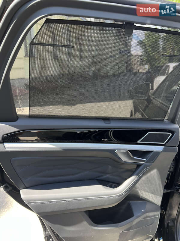 Позашляховик / Кросовер Volkswagen Touareg 2025 в Харкові
