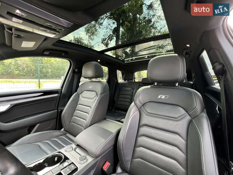 Позашляховик / Кросовер Volkswagen Touareg 2019 в Умані