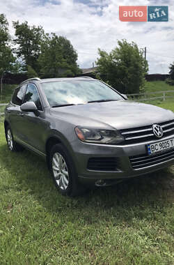 Внедорожник / Кроссовер Volkswagen Touareg 2011 в 