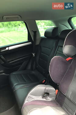 Внедорожник / Кроссовер Volkswagen Touareg 2011 в 