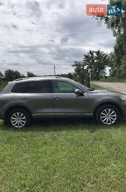 Внедорожник / Кроссовер Volkswagen Touareg 2011 в 