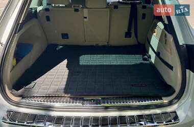 Позашляховик / Кросовер Volkswagen Touareg 2014 в 