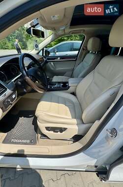 Позашляховик / Кросовер Volkswagen Touareg 2014 в 