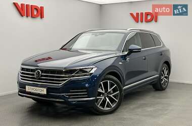 Внедорожник / Кроссовер Volkswagen Touareg 2022 в Киеве