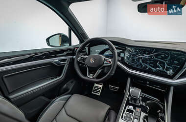 Позашляховик / Кросовер Volkswagen Touareg 2022 в 
