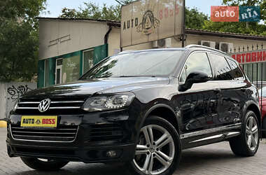 Внедорожник / Кроссовер Volkswagen Touareg 2014 в Николаеве
