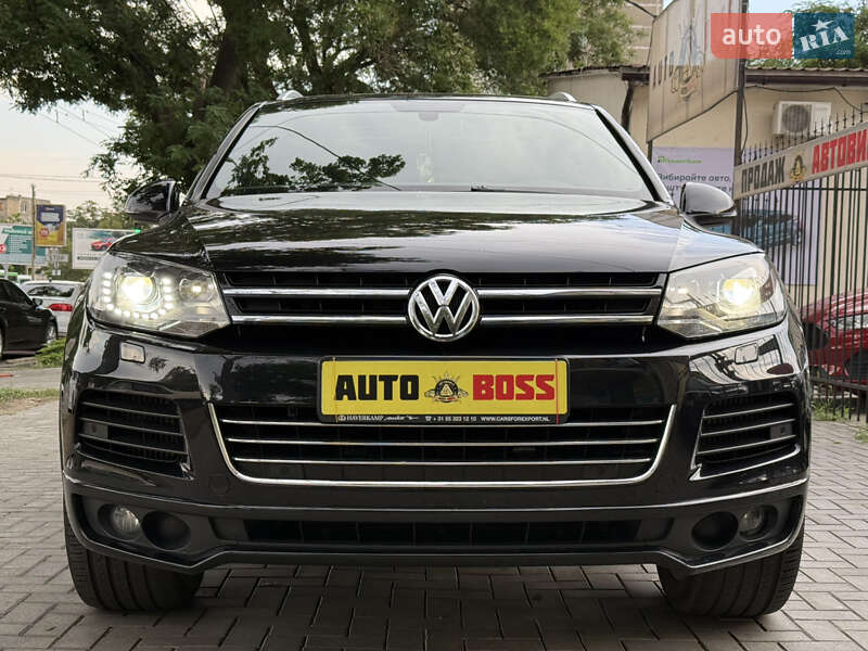 Позашляховик / Кросовер Volkswagen Touareg 2014 в Миколаєві
