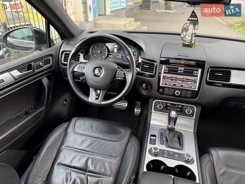 Позашляховик / Кросовер Volkswagen Touareg 2014 в Миколаєві