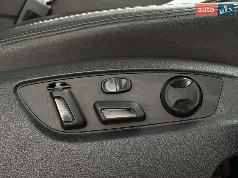 Позашляховик / Кросовер Volkswagen Touareg 2014 в Миколаєві