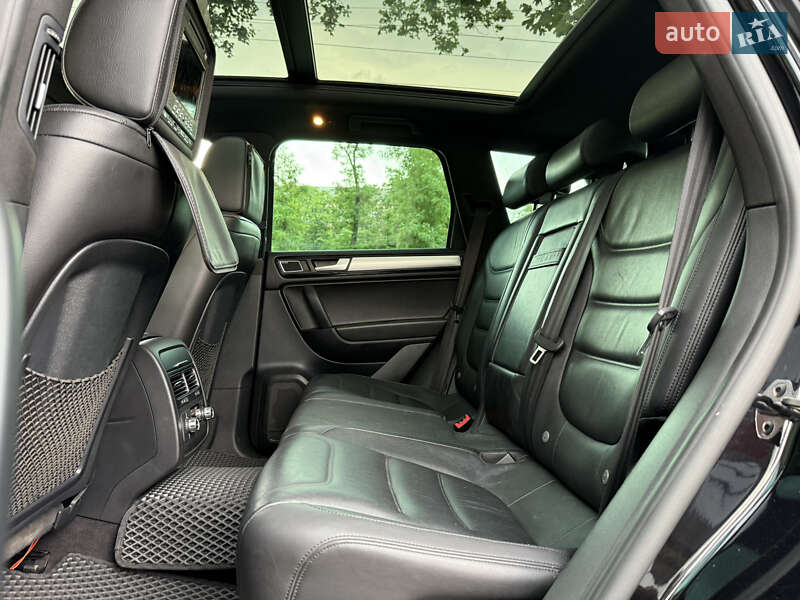 Позашляховик / Кросовер Volkswagen Touareg 2014 в Миколаєві
