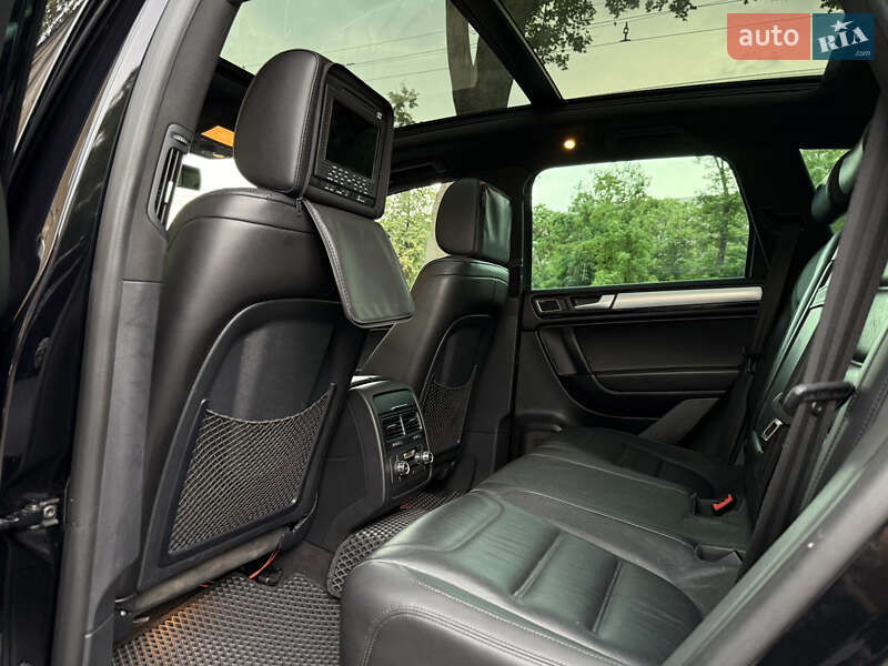 Позашляховик / Кросовер Volkswagen Touareg 2014 в Миколаєві