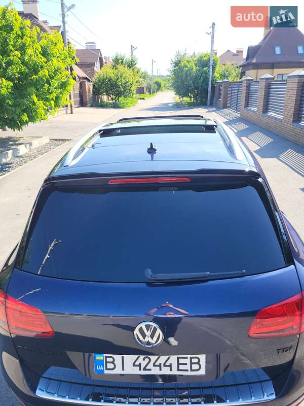 Позашляховик / Кросовер Volkswagen Touareg 2012 в Опішне