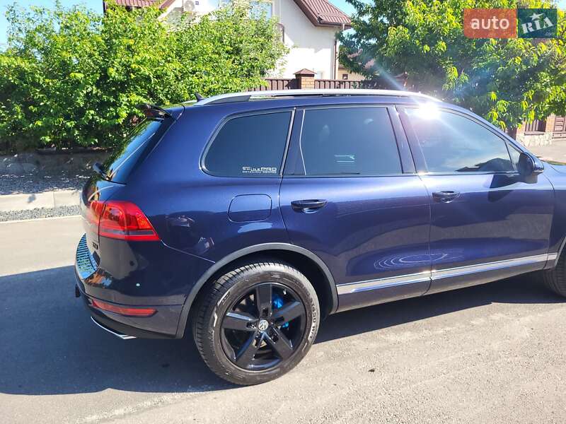 Позашляховик / Кросовер Volkswagen Touareg 2012 в Опішне