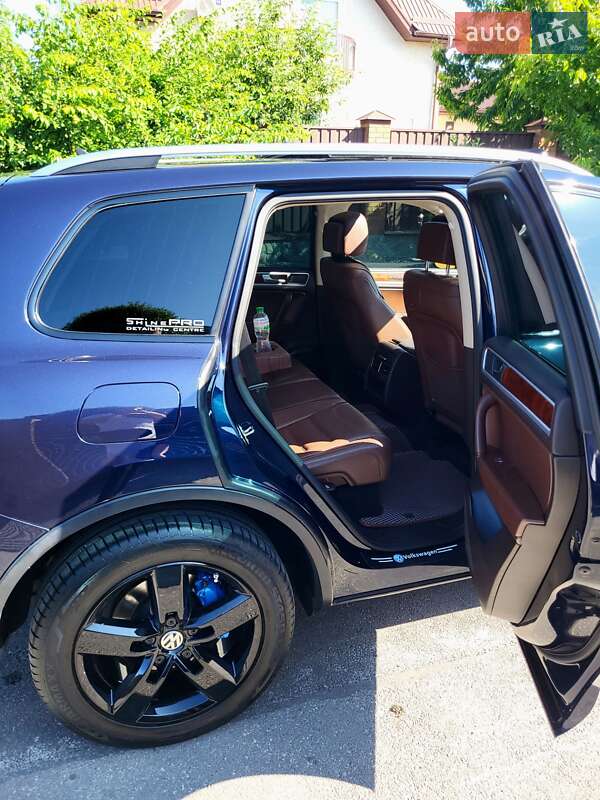 Позашляховик / Кросовер Volkswagen Touareg 2012 в Опішне