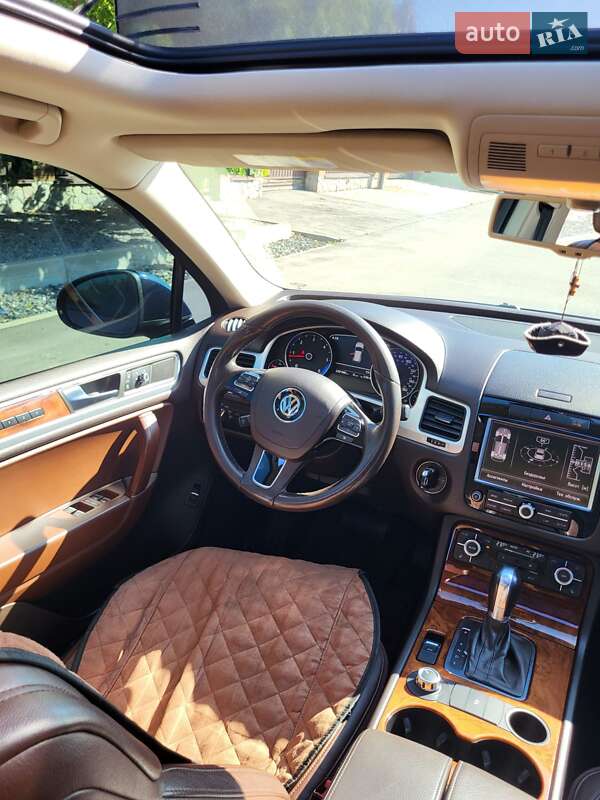 Позашляховик / Кросовер Volkswagen Touareg 2012 в Опішне