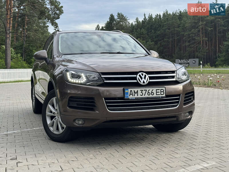 Внедорожник / Кроссовер Volkswagen Touareg 2012 в 