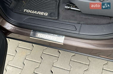 Внедорожник / Кроссовер Volkswagen Touareg 2012 в 